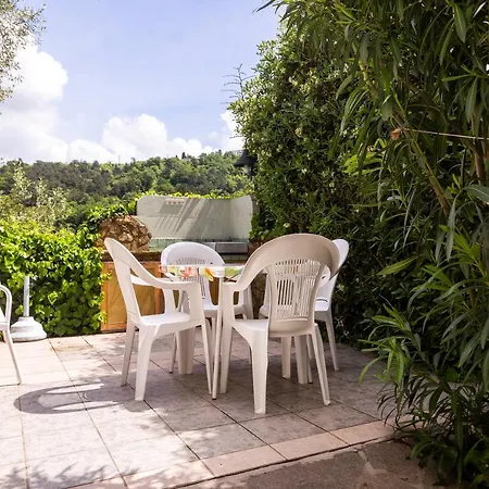Oleander Apartment